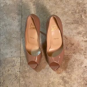 Worn once New CL Lady Peeps sz 37.5